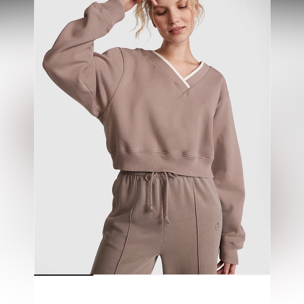 Victoria’s Secret Pink Premium Fleece V-Neck Pullover In Iced Coffee-SizeM🤎 - Picture 1 of 8